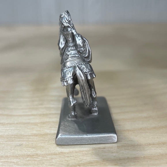 Vintage 1993 Ral Partha Pewter Mounted Medieval Lady with Gold Crown RF3015 - Picture 6 of 8